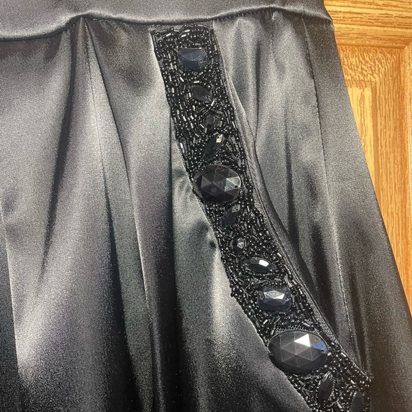 Pink and black strapless formal dress - Picture 4 of 8